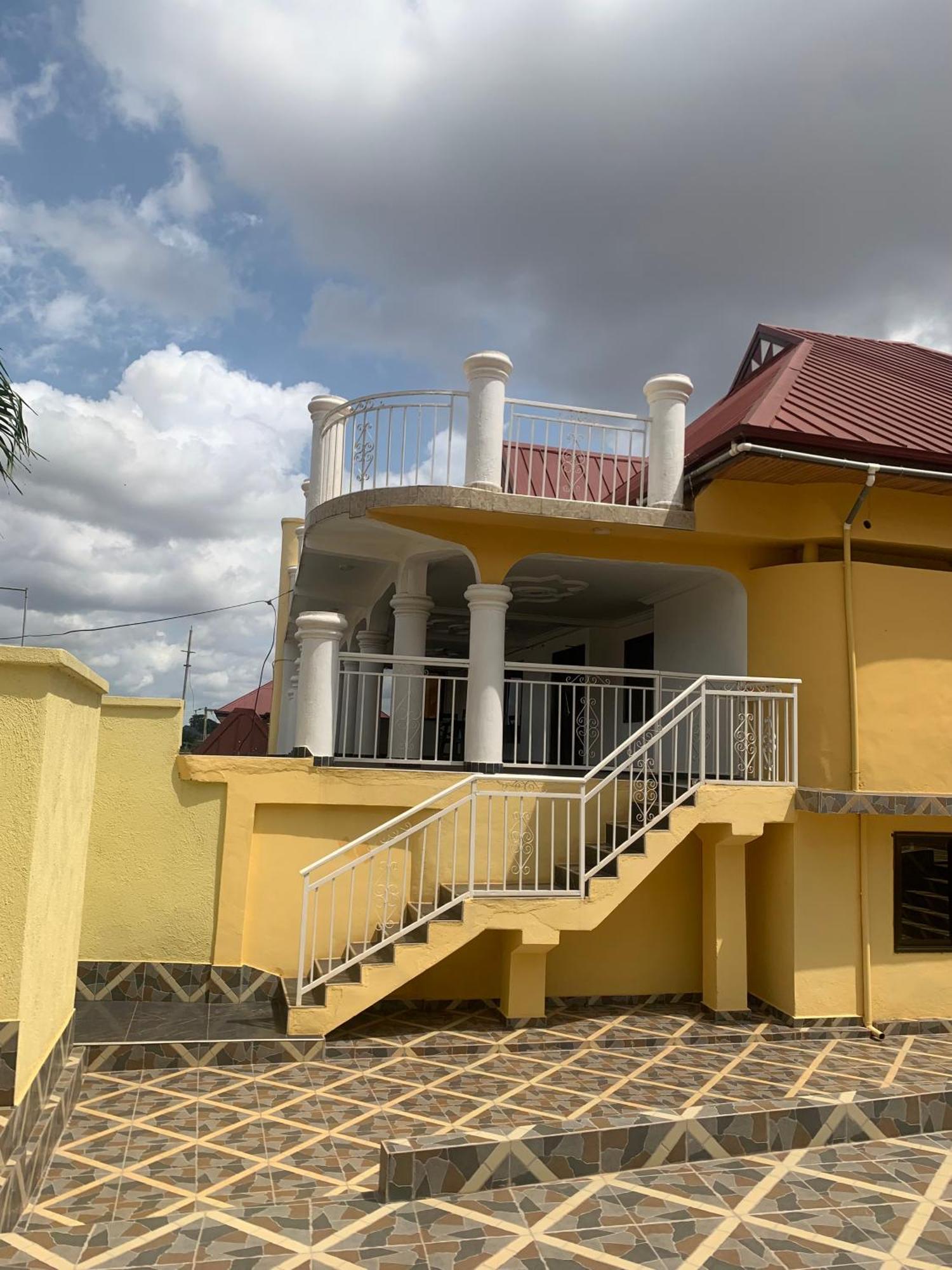 Esthers Villa Kumasi Exterior photo